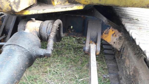 แม็คโคเล็ก KOMATSU  รุ่น PC 30-5  เครื่อง 3 สูบ มีฝาครอบเครื่อง