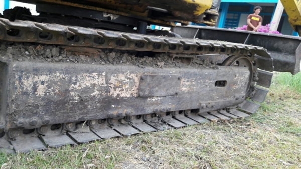 แม็คโคเล็ก KOMATSU  รุ่น PC 30-5  เครื่อง 3 สูบ มีฝาครอบเครื่อง