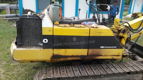 แม็คโคเล็ก KOMATSU  รุ่น PC 30-5  เครื่อง 3 สูบ มีฝาครอบเครื่อง