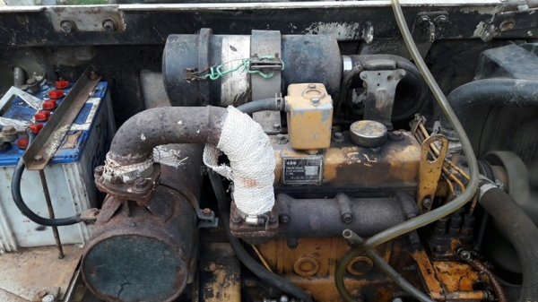 แม็คโคเล็ก KOMATSU  รุ่น PC 30-5  เครื่อง 3 สูบ มีฝาครอบเครื่อง