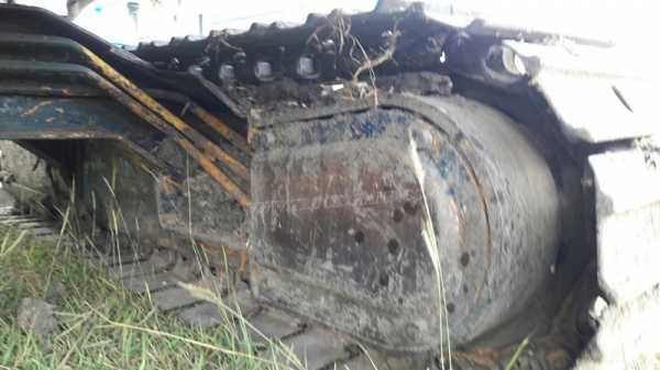 แม็คโคเล็ก KOMATSU  รุ่น PC 30-5  เครื่อง 3 สูบ มีฝาครอบเครื่อง