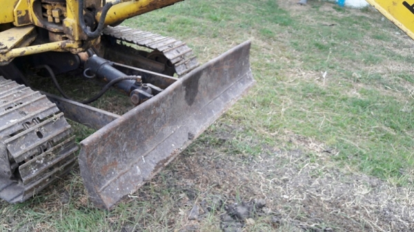แม็คโคเล็ก KOMATSU  รุ่น PC 30-5  เครื่อง 3 สูบ มีฝาครอบเครื่อง
