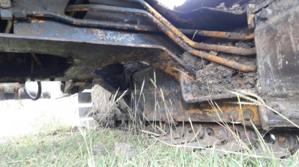 แม็คโคเล็ก KOMATSU  รุ่น PC 30-5  เครื่อง 3 สูบ มีฝาครอบเครื่อง