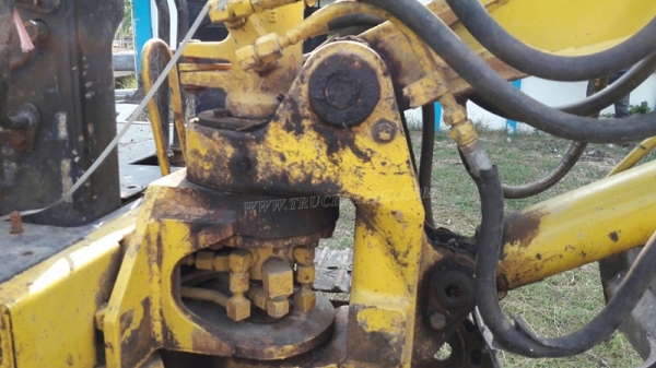 แม็คโคเล็ก KOMATSU  รุ่น PC 30-5  เครื่อง 3 สูบ มีฝาครอบเครื่อง