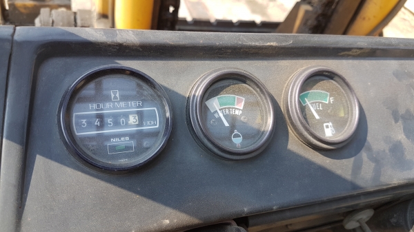 ขายด่วนรถยกKOMATSU FG30-10ยก3ตันยกสูง3เมตรเคื่องโคมัสซู4สูบรถนอกเพิ่งนำเข้ามายังไม่เคยใช้งานในเมืองไทยเลย