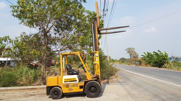 ขายด่วนรถยกKOMATSU FG30-10ยก3ตันยกสูง3เมตรเคื่องโคมัสซู4สูบรถนอกเพิ่งนำเข้ามายังไม่เคยใช้งานในเมืองไทยเลย