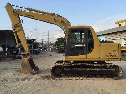 ขายรถแบคโฮ KOMATSU PC120-6 รถสวย  ไฟฟ้าครบ เฟรมสว ย เอวแน้น เครื่องแรง ปั้มแรง  มูม ฮาร์มสวย โซ้สภาพ 80\% ใบขนาด  70 สะภาพ 90\% สีตามรูป เอกสาร ใบซื้อขาย ราคา 650000 สนใจรีบจองเป็นเจ้าของด่วนทีเบอร์ 081-3531946 ลาย (ID)081-3531946 ต่อ.บางนา