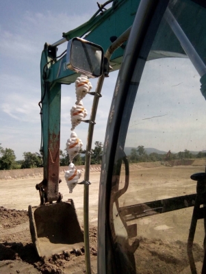 ขายแบคโฮ KOBELCO SK 200 MARK V แอร์ไฟฟ้า เล่มทะเบียนพร้อม สนใจโทร 081-970-1072