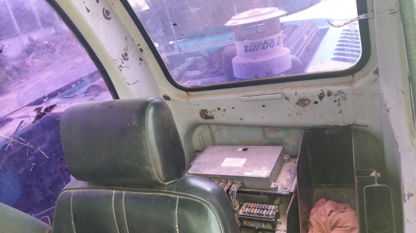 ขาย 750,000 KOBELCO sk 200-5 ไฟฟ้าครบ เครื่องดี ปั้มแรง เอวดี ช่วงล่างแน่น เล่มทะเบียน รถอยู่ จันทบุรี 090-772-3710 090-772-3708