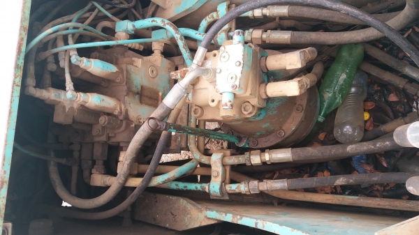 ขาย 750,000 KOBELCO sk 200-5 ไฟฟ้าครบ เครื่องดี ปั้มแรง เอวดี ช่วงล่างแน่น เล่มทะเบียน รถอยู่ จันทบุรี 090-772-3710 090-772-3708