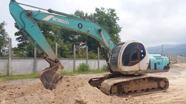 ขาย 750,000 KOBELCO sk 200-5 ไฟฟ้าครบ เครื่องดี ปั้มแรง เอวดี ช่วงล่างแน่น เล่มทะเบียน รถอยู่ จันทบุรี 090-772-3710 090-772-3708