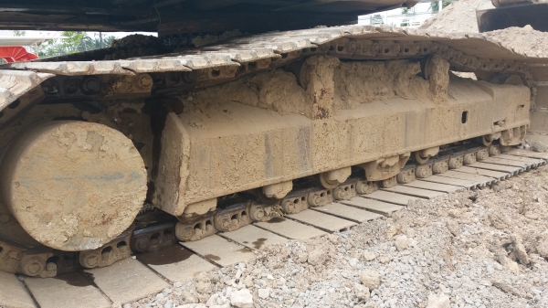 ขาย 750,000 KOBELCO sk 200-5 ไฟฟ้าครบ เครื่องดี ปั้มแรง เอวดี ช่วงล่างแน่น เล่มทะเบียน รถอยู่ จันทบุรี 090-772-3710 090-772-3708