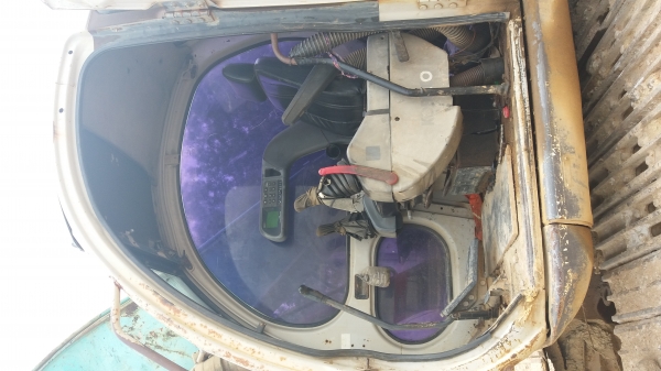 ขาย 750,000 KOBELCO sk 200-5 ไฟฟ้าครบ เครื่องดี ปั้มแรง เอวดี ช่วงล่างแน่น เล่มทะเบียน รถอยู่ จันทบุรี 090-772-3710 090-772-3708