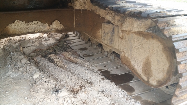 ขาย 750,000 KOBELCO sk 200-5 ไฟฟ้าครบ เครื่องดี ปั้มแรง เอวดี ช่วงล่างแน่น เล่มทะเบียน รถอยู่ จันทบุรี 090-772-3710 090-772-3708