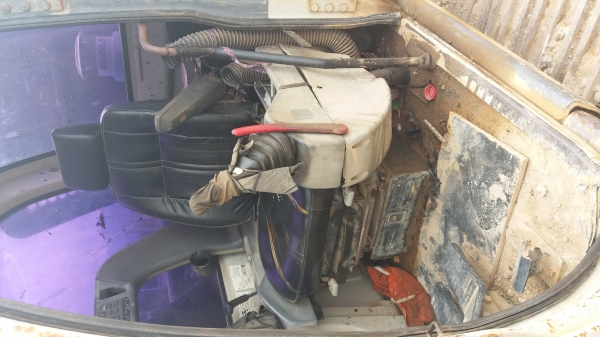 ขาย 750,000 KOBELCO sk 200-5 ไฟฟ้าครบ เครื่องดี ปั้มแรง เอวดี ช่วงล่างแน่น เล่มทะเบียน รถอยู่ จันทบุรี 090-772-3710 090-772-3708