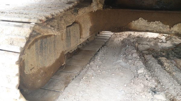 ขาย 750,000 KOBELCO sk 200-5 ไฟฟ้าครบ เครื่องดี ปั้มแรง เอวดี ช่วงล่างแน่น เล่มทะเบียน รถอยู่ จันทบุรี 090-772-3710 090-772-3708