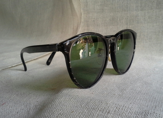 แว่นตาซุปเปอร์แบรนด์ เฟรนช์วินเทจ &#039;หยดน้ำ เวย์ฟาเรอร์&#039;  Vintage GUY LAROCHE handmade in Japan  ตัวแท้!  จริงใจ-ไม่จิงโจ้!