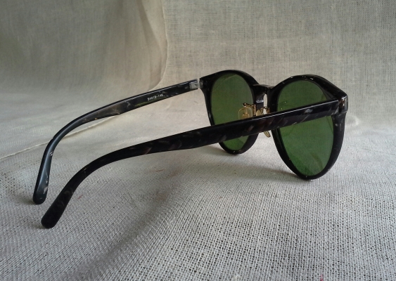 แว่นตาซุปเปอร์แบรนด์ เฟรนช์วินเทจ &#039;หยดน้ำ เวย์ฟาเรอร์&#039;  Vintage GUY LAROCHE handmade in Japan  ตัวแท้!  จริงใจ-ไม่จิงโจ้!