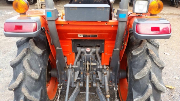 ขาย L3008 4WD พร้อมใบมีด + โรตารี่  พร้อมใช้งาน