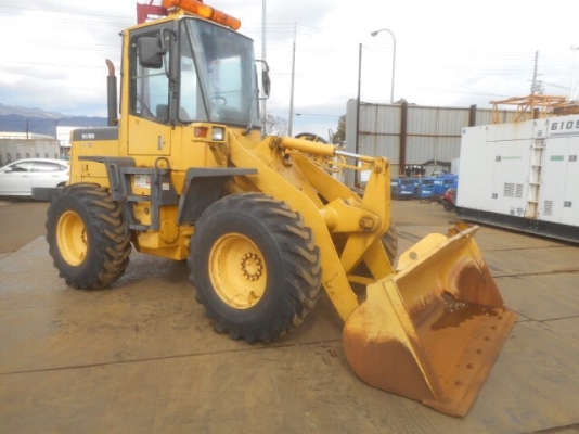 มาใหม่ครับ KOMATSU WA100-3 นำเข้าจากญี่ปุ่น โทร.090-986-2521 อ๊อบ