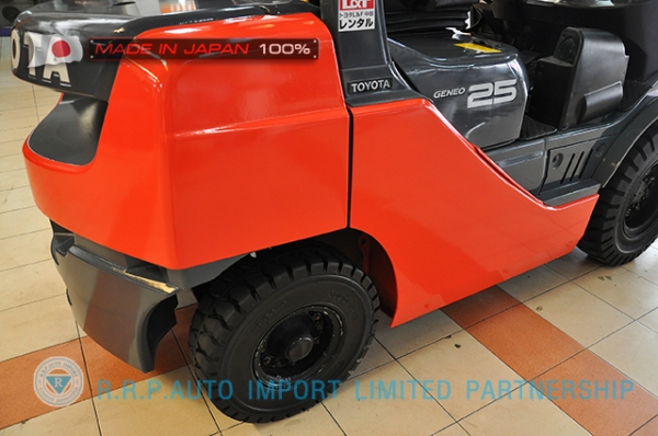 รถโฟล์คลิฟท์พร้อมขาย TOYOTA รุ่น  8FD25-32961 นำเข้าจากประเทศญี่ปุ่น 100\% ไม่เคยใช้งานในไทย