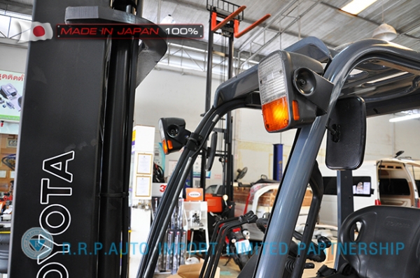 รถโฟล์คลิฟท์พร้อมขาย TOYOTA รุ่น  8FD25-32961 นำเข้าจากประเทศญี่ปุ่น 100\% ไม่เคยใช้งานในไทย
