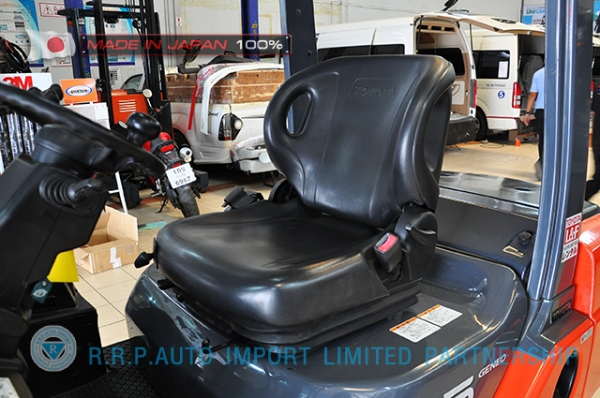 รถโฟล์คลิฟท์พร้อมขาย TOYOTA รุ่น  8FD25-32961 นำเข้าจากประเทศญี่ปุ่น 100\% ไม่เคยใช้งานในไทย