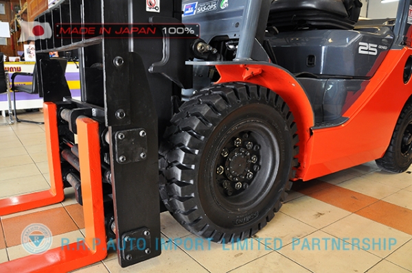 รถโฟล์คลิฟท์พร้อมขาย TOYOTA รุ่น  8FD25-32961 นำเข้าจากประเทศญี่ปุ่น 100\% ไม่เคยใช้งานในไทย