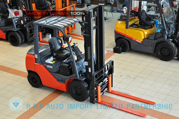 รถโฟล์คลิฟท์พร้อมขาย TOYOTA รุ่น  8FD25-32961 นำเข้าจากประเทศญี่ปุ่น 100\% ไม่เคยใช้งานในไทย