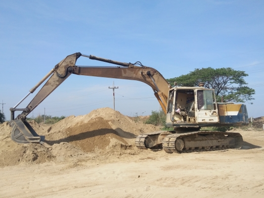 ขายแล้วค่ะ!!Komatsu Pc200-5คอนโทรลสั้น ไฟฟ้าครบ ใช้งานได้ดี