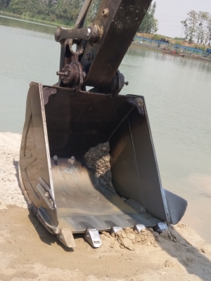 ขายแล้วค่ะ!!Komatsu Pc200-5คอนโทรลสั้น ไฟฟ้าครบ ใช้งานได้ดี