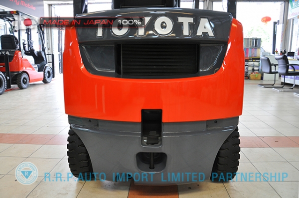 ขายรถโฟล์คลิฟท์มือสอง TOYOTA รุ่น 8FD15-10646 นำเข้าจากประเทศญี่ปุ่น 100\% ไม่เคยใช้งานในไทย