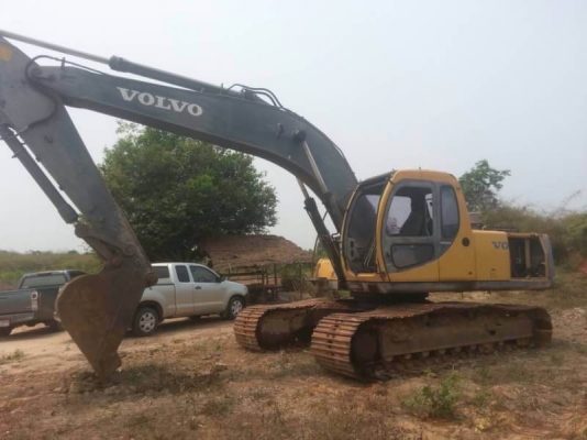 VOLVO EC210LC ราคา 565,000 บาท เครื่อง 6BD1 Turbo.ดี ปั้ม K3V โช่หนา เอวแน่น เอกสารเล่มทะเบียน  รถอยู่ จ.สกลนคร  โทร 098-1862844อ๊อฟ 101 ไอดีไลน์ ja5657