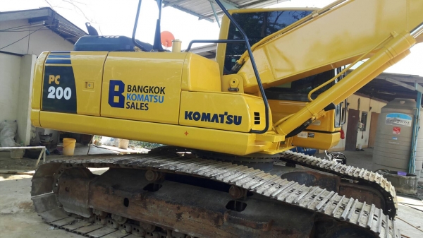 ขายด่วน!! Komatsu PC200-8MO ไมล์ ชม.5,000 สภาพสวยๆค่ะ