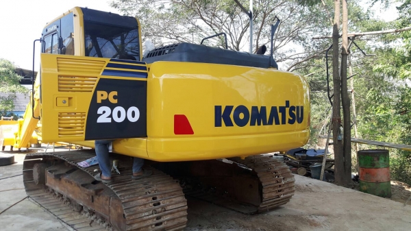 ขายด่วน!! Komatsu PC200-8MO ไมล์ ชม.5,000 สภาพสวยๆค่ะ