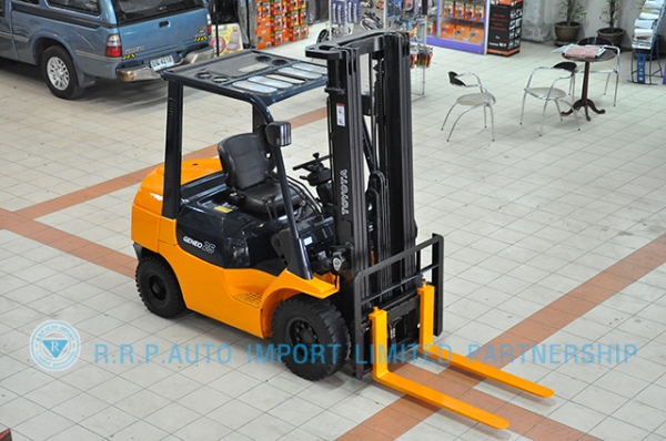 ขายรถโฟล์คลิฟท์มือสอง TOYOTA รุ่น7FD25-21850 นำเข้าจากประเทศญี่ปุ่น 100\% ไม่เคยใช้งานในไทย