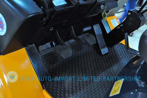 ขายรถโฟล์คลิฟท์มือสอง TOYOTA รุ่น7FD25-21850 นำเข้าจากประเทศญี่ปุ่น 100\% ไม่เคยใช้งานในไทย