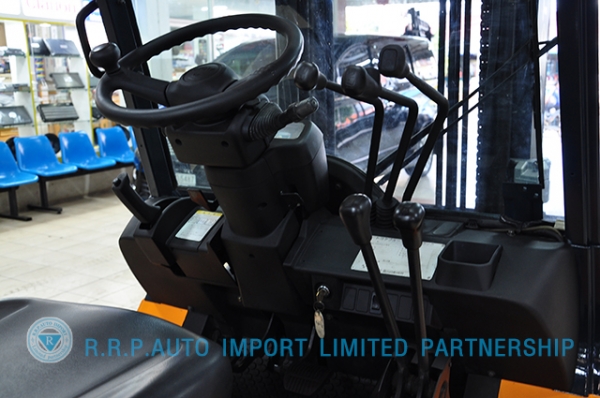 ขายรถโฟล์คลิฟท์มือสอง TOYOTA รุ่น7FD25-21850 นำเข้าจากประเทศญี่ปุ่น 100\% ไม่เคยใช้งานในไทย