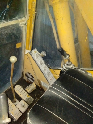 ขาย CAT 215  รถสวยๆพร้อมใช้งาน เจ้าของขาย เอง ราคา  420,000 บาท