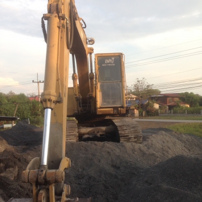 ขาย CAT 215  รถสวยๆพร้อมใช้งาน เจ้าของขาย เอง ราคา  420,000 บาท