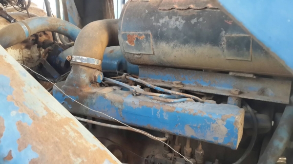 ขายรถไถฟอร์ด พร้อมบุ้งกี๋ ขายรถไถฟอร์ด พร้อมบุ้งกี๋