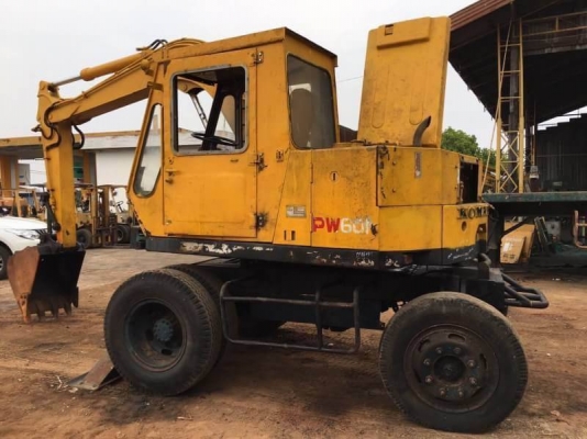 รถเก่านอก 1 อาทิตย์ 395,000 บาท KOMATSU PW60-1 สองเพลา เครื่องดี ปั้มแรง  เอกสารอินวอยท์  รถอยู่ จ.ร้อยเอ็ด โทร 098-1862844 อ๊อฟ 101 ไอดีไลน์ ja5657