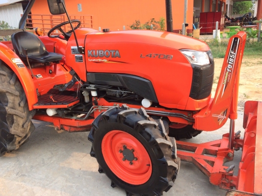 ขายL4708DT รถปี56  ใช้งานมา850 ชั่วโมง มาพร้อมผานหน้า หลังรถสวยคุณภาพเต็มพร้อมใช้งาน ยางใหม่ 4 เส้น รับประกันคุณภาพ