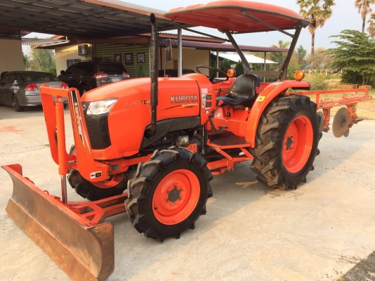 ขายL4708DT รถปี56  ใช้งานมา850 ชั่วโมง มาพร้อมผานหน้า หลังรถสวยคุณภาพเต็มพร้อมใช้งาน ยางใหม่ 4 เส้น รับประกันคุณภาพ