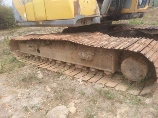 VOLVO EC210LC ราคา 565,000 บาท เครื่อง 6BD1 Turbo.ดี ปั้ม K3V โช่หนา เอวแน่น เอกสารเล่มทะเบียน  รถอยู่ จ.สกลนคร  โทร&amp;ไอดีไลน์ 0610710295