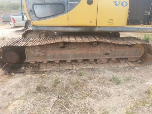 VOLVO EC210LC ราคา 565,000 บาท เครื่อง 6BD1 Turbo.ดี ปั้ม K3V โช่หนา เอวแน่น เอกสารเล่มทะเบียน  รถอยู่ จ.สกลนคร  โทร&amp;ไอดีไลน์ 0610710295
