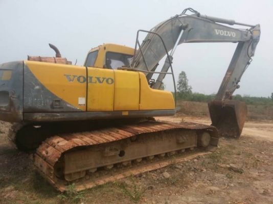 VOLVO EC210LC ราคา 565,000 บาท เครื่อง 6BD1 Turbo.ดี ปั้ม K3V โช่หนา เอวแน่น เอกสารเล่มทะเบียน  รถอยู่ จ.สกลนคร  โทร&amp;ไอดีไลน์ 0610710295