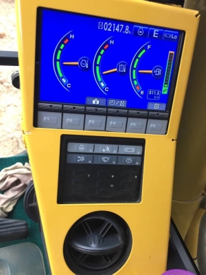 KOMATSU PC200-8MO ราคา 2,850,000 บาท 2,147 ชั่วโมง เครื่องดี โช่หนา เอวแน่น ไฟฟ้าครบ เอกสารเล่มทะเบียน  รถอยู่ จ.ร้อยเอ็ด โทร&amp;ไอดีไลน์ 0610710295