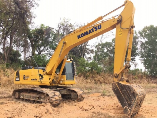 KOMATSU PC200-8MO ราคา 2,850,000 บาท 2,147 ชั่วโมง เครื่องดี โช่หนา เอวแน่น ไฟฟ้าครบ เอกสารเล่มทะเบียน  รถอยู่ จ.ร้อยเอ็ด โทร&amp;ไอดีไลน์ 0610710295