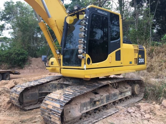 KOMATSU PC200-8MO ราคา 2,850,000 บาท 2,147 ชั่วโมง เครื่องดี โช่หนา เอวแน่น ไฟฟ้าครบ เอกสารเล่มทะเบียน  รถอยู่ จ.ร้อยเอ็ด โทร&amp;ไอดีไลน์ 0610710295